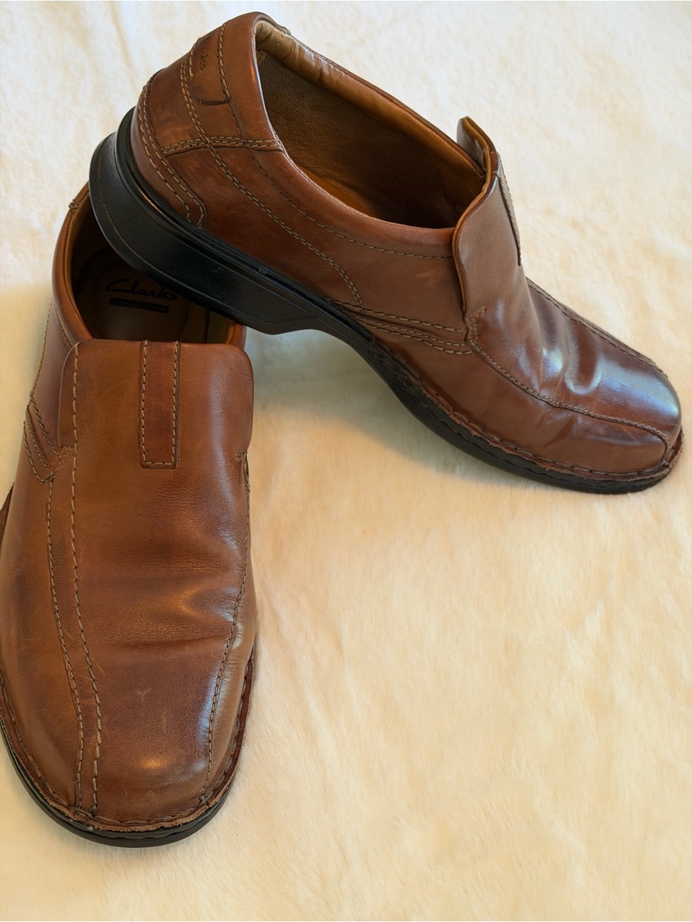 Clarks Men’s Brown Leather Slip-On Loafers — Chestnut Brown